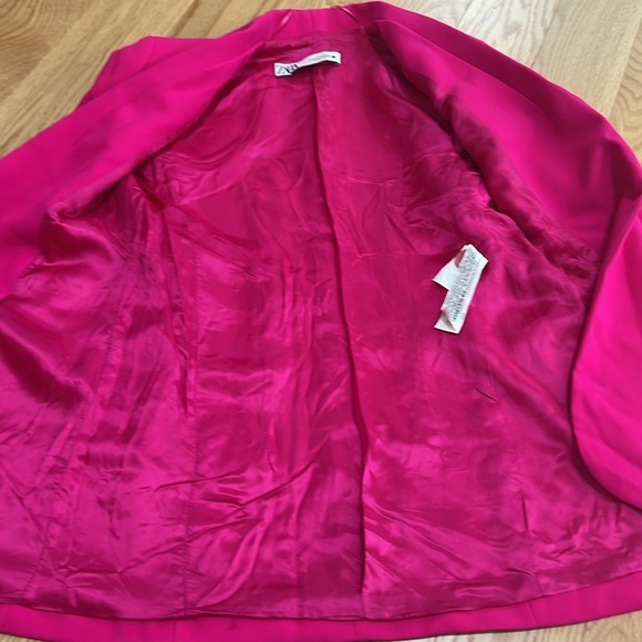 Zara XS fuchsia tuxedo collar blazer with belt. - Picture 9 of 12